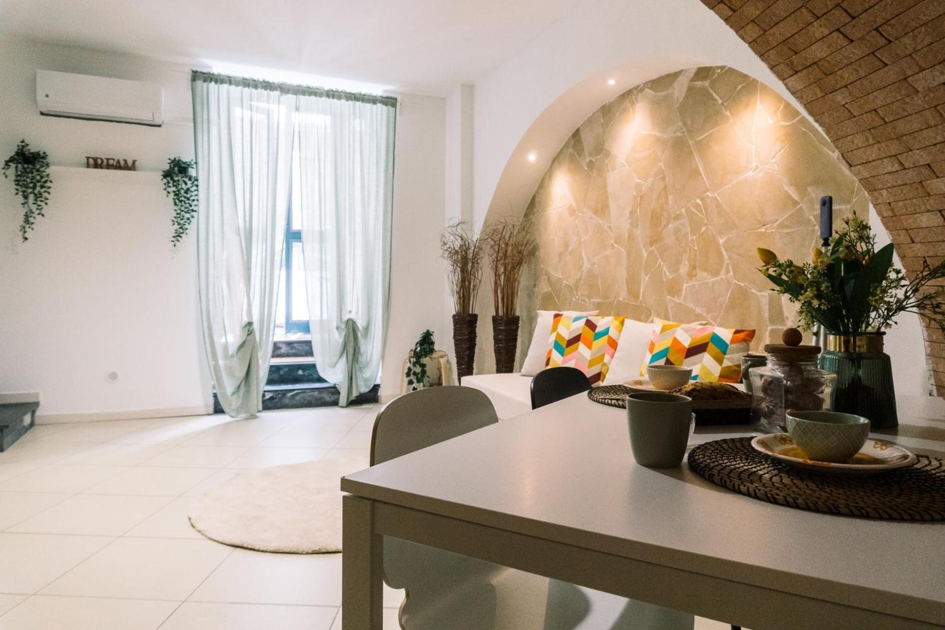 Dante House - By Holiday In The Ct Apartment คาตาเนีย ภายนอก รูปภาพ